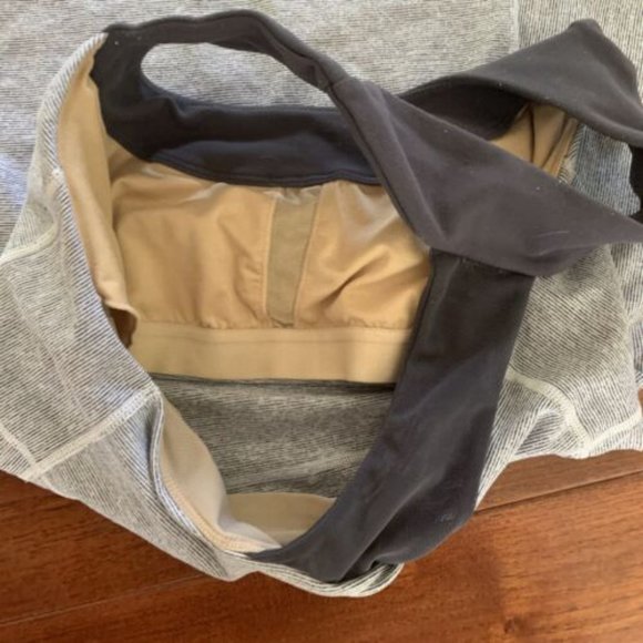 Lululemon T-strap Tank Top Gray/White Micro Stripe Size 8 Shelf Bra Racerback - Picture 5 of 8